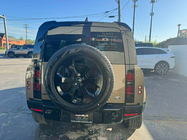 2023 Land Rover Defender 110 X-Dynamic SE photo 4