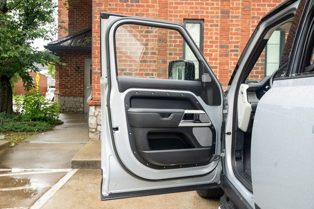 2023 Land Rover Defender MSRP$89645/ColdClimatePkg/Comfort&ConveniencePkg/NAV - 23025017 - 19