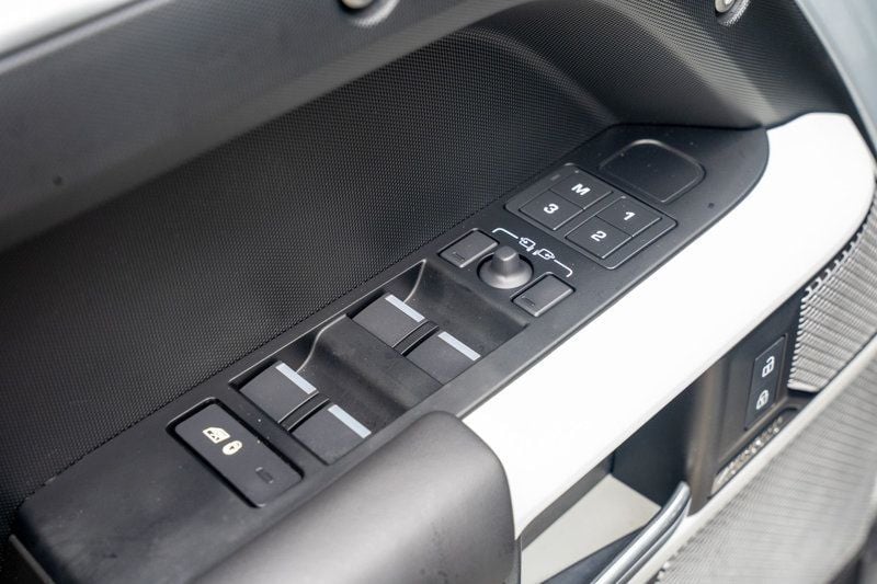 2023 Land Rover Defender MSRP$89645/ColdClimatePkg/Comfort&ConveniencePkg/NAV - 23025017 - 38