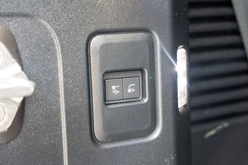 2023 Land Rover Defender MSRP$89645/ColdClimatePkg/Comfort&ConveniencePkg/NAV - 23025017 - 55