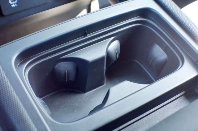 2023 Land Rover Defender X-Dynamic/Heated&Cooled Seats/Blind Spot/Lane Departure Warning - 23011336 - 36