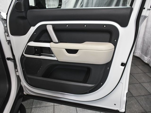 2023 Land Rover Defender 110 S - 23038938 - 13