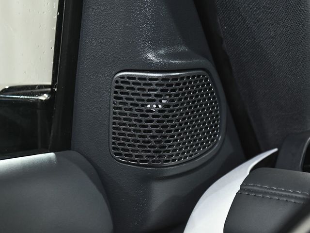 2023 Land Rover Defender 110 S - 23038938 - 26