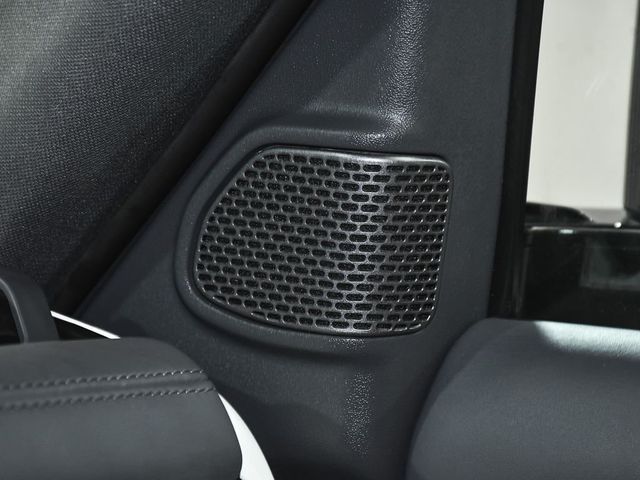 2023 Land Rover Defender 110 S - 23038938 - 27