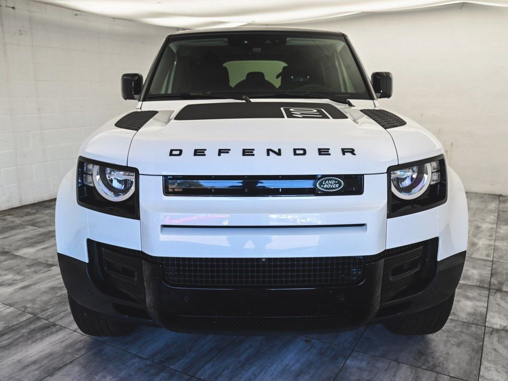 2023 Land Rover Defender 110 S photo 2