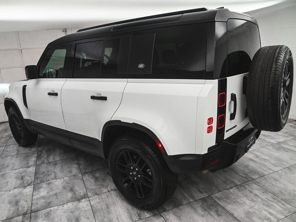 2023 Land Rover Defender 110 S photo 3