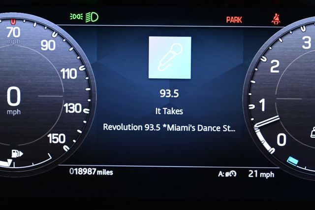 2023 Land Rover Defender 110 SE - 22953530 - 10