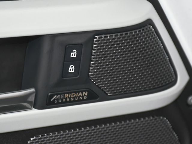 2023 Land Rover Defender 110 SE - 23007257 - 10