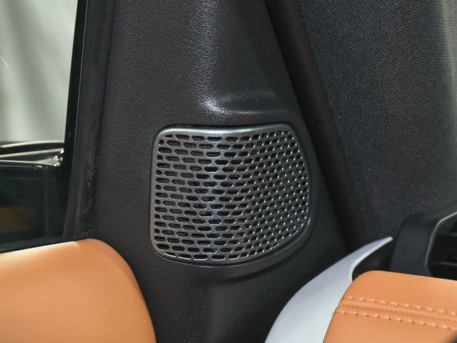 2023 Land Rover Defender 110 SE - 23007257 - 28