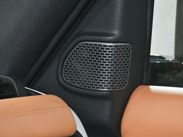 2023 Land Rover Defender 110 SE - 23007257 - 29