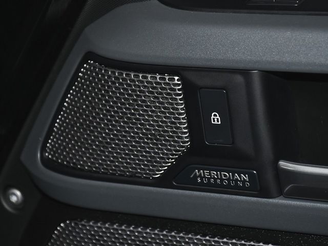 2023 Land Rover Defender 110 X - 22905846 - 17