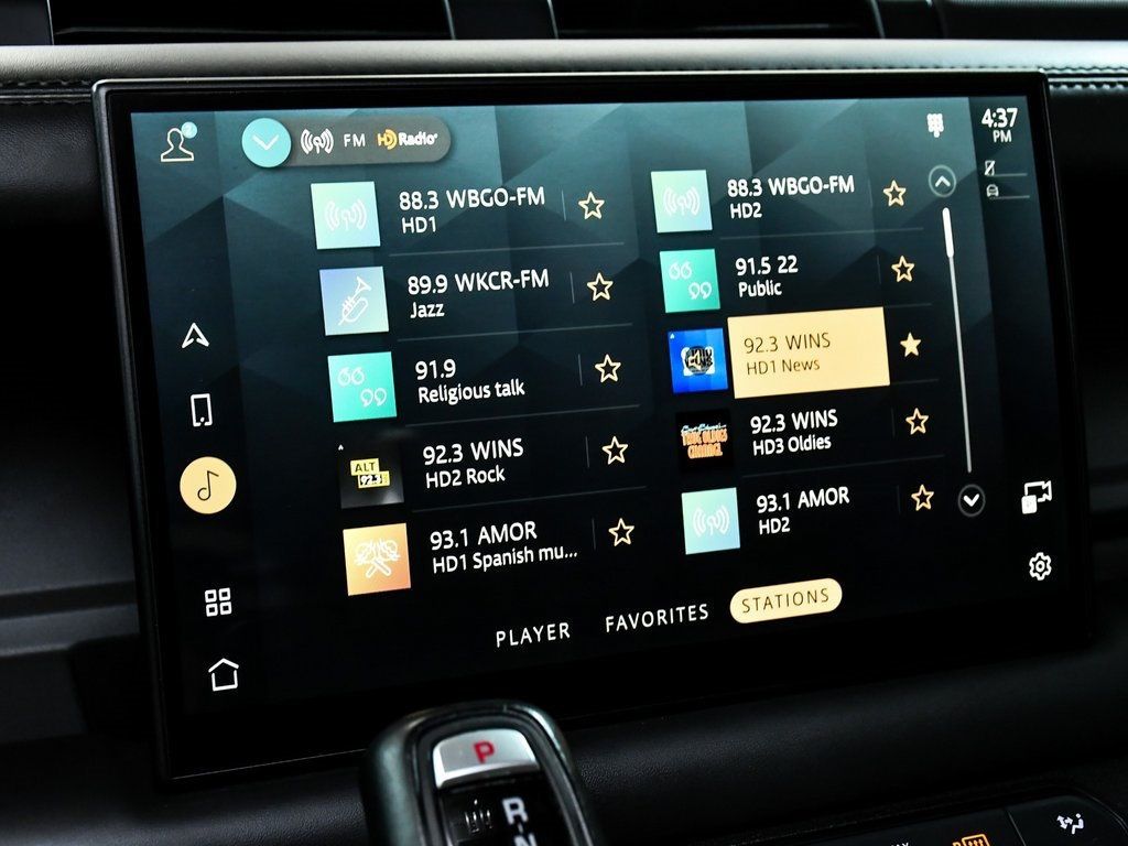 2023 Land Rover Defender 110 photo 20