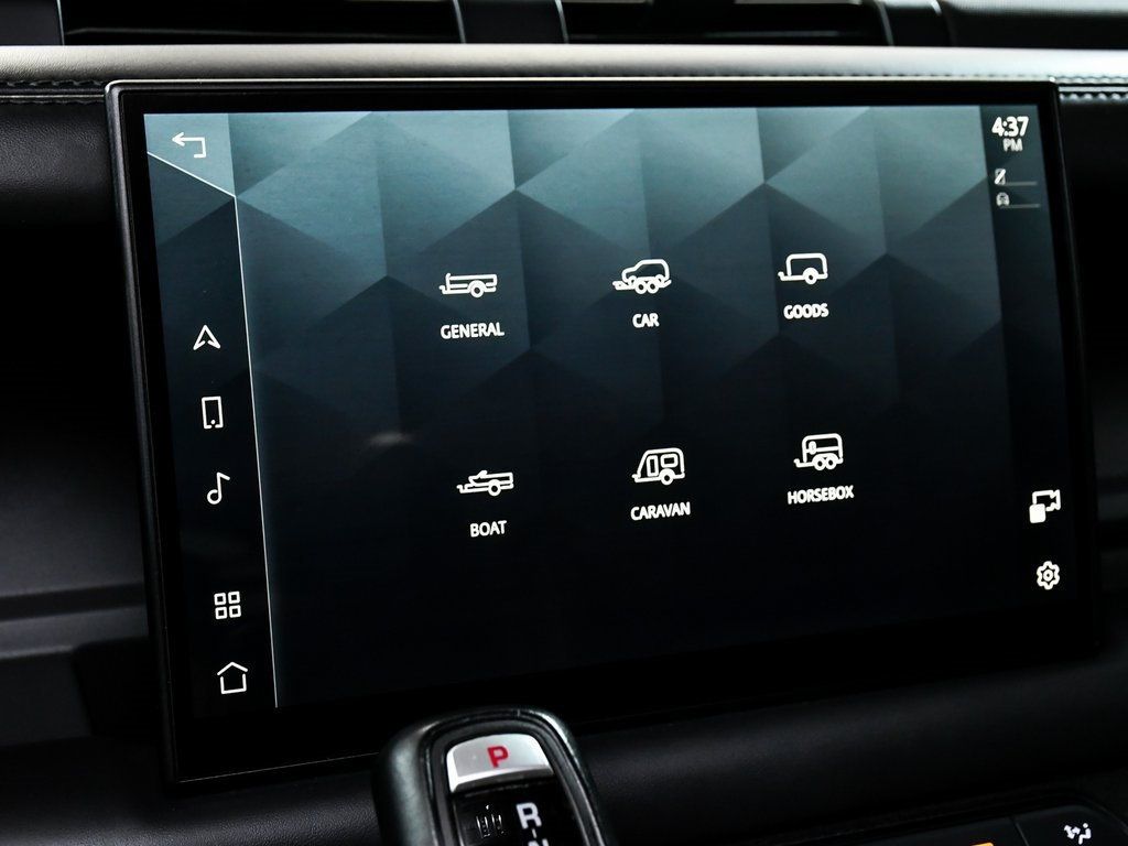 2023 Land Rover Defender 110 photo 21