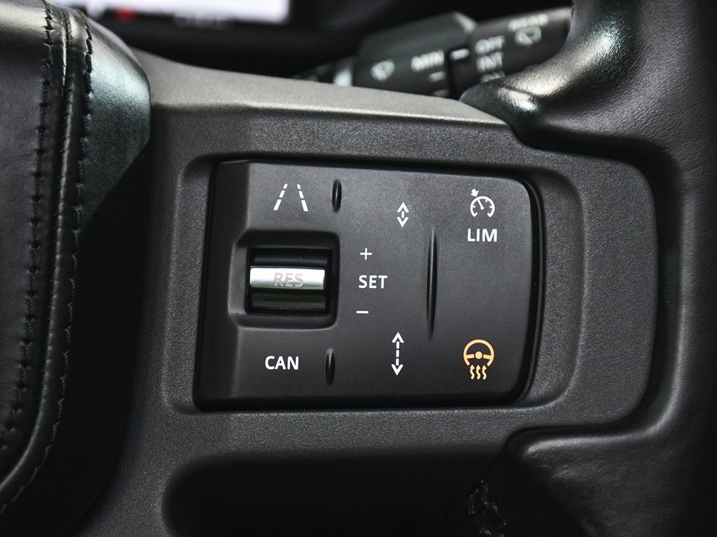 2023 Land Rover Defender 110 photo 28