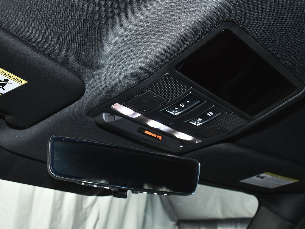 2023 Land Rover Defender 110 photo 29