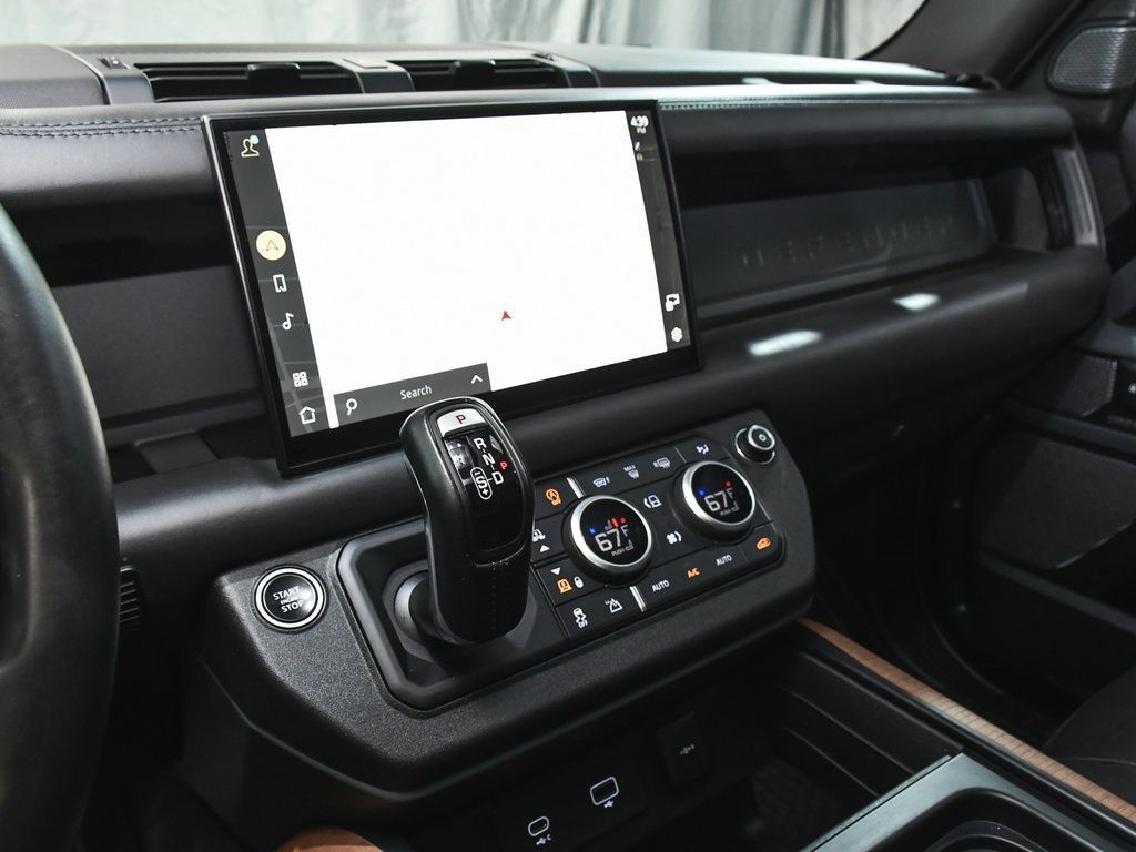 2023 Land Rover Defender 110 photo 30