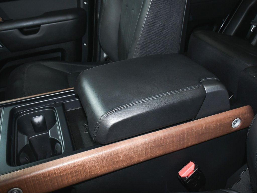 2023 Land Rover Defender 110 photo 32
