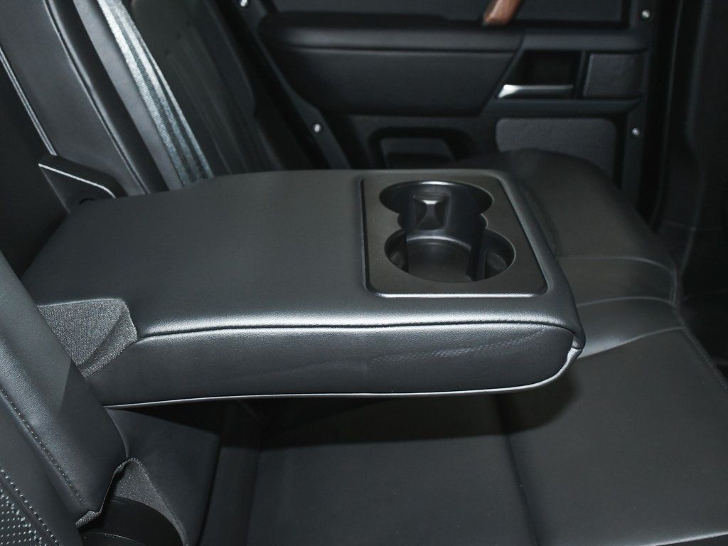 2023 Land Rover Defender 110 photo 41