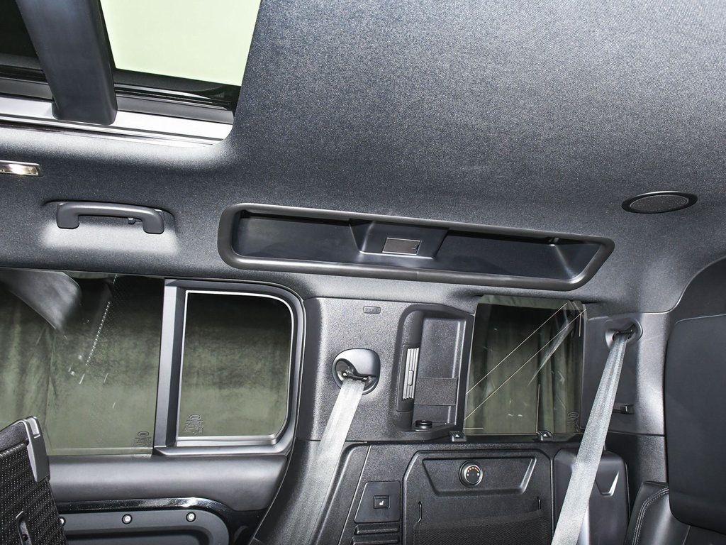 2023 Land Rover Defender 110 photo 45
