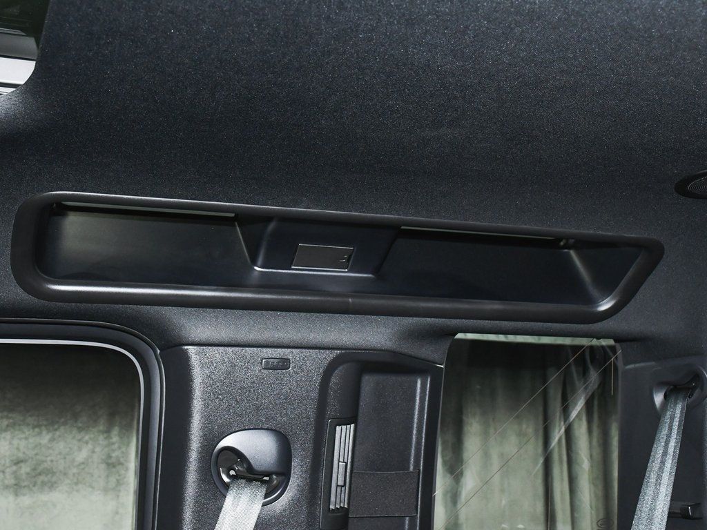 2023 Land Rover Defender 110 photo 46