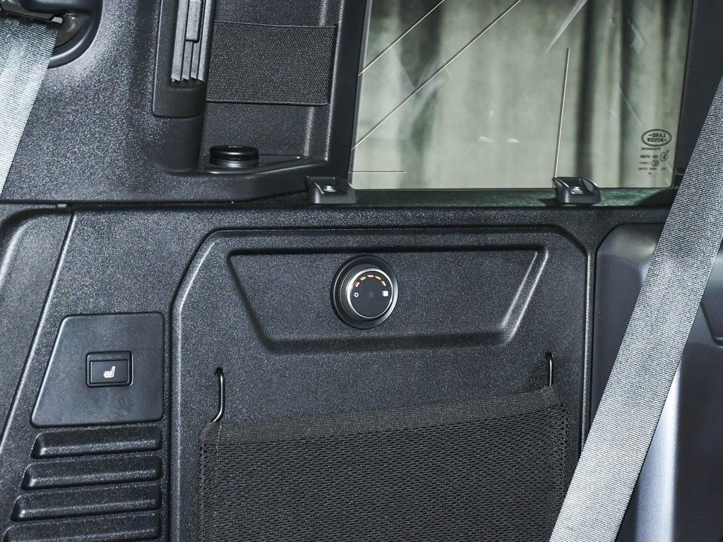 2023 Land Rover Defender 110 photo 47