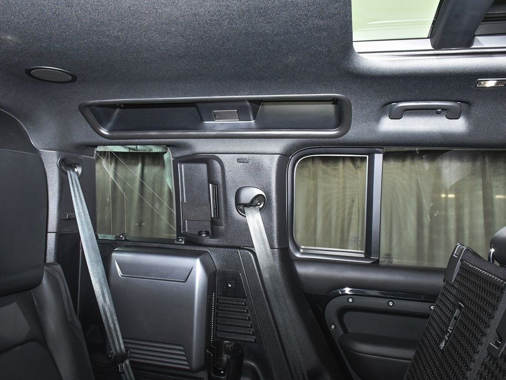 2023 Land Rover Defender 110 photo 50