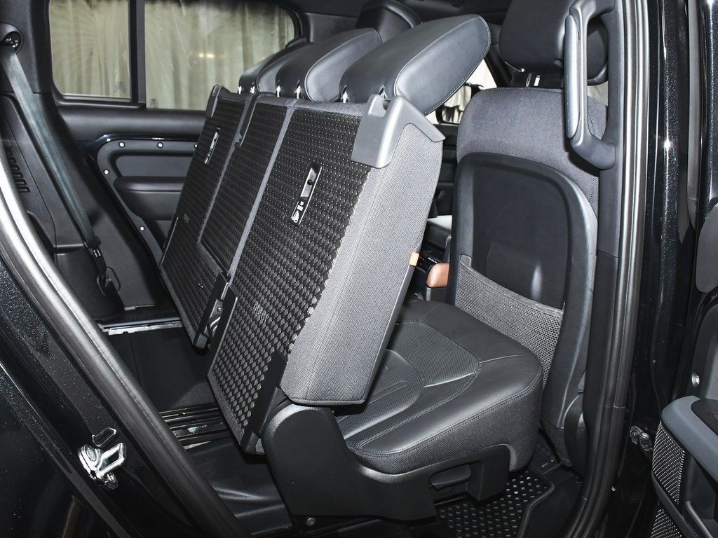 2023 Land Rover Defender 110 photo 52