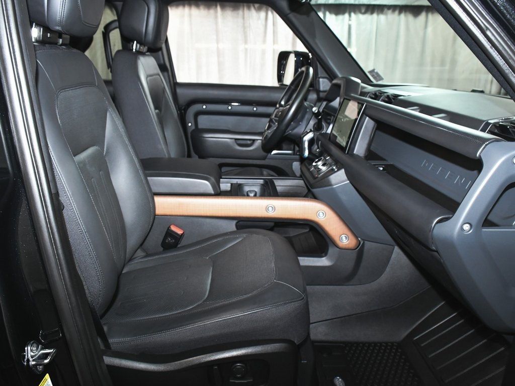 2023 Land Rover Defender 110 photo 53