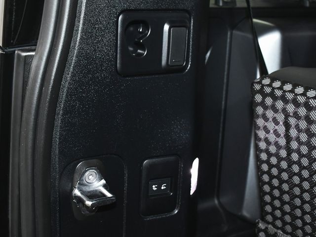 2023 Land Rover Defender 110 X - 22905846 - 86