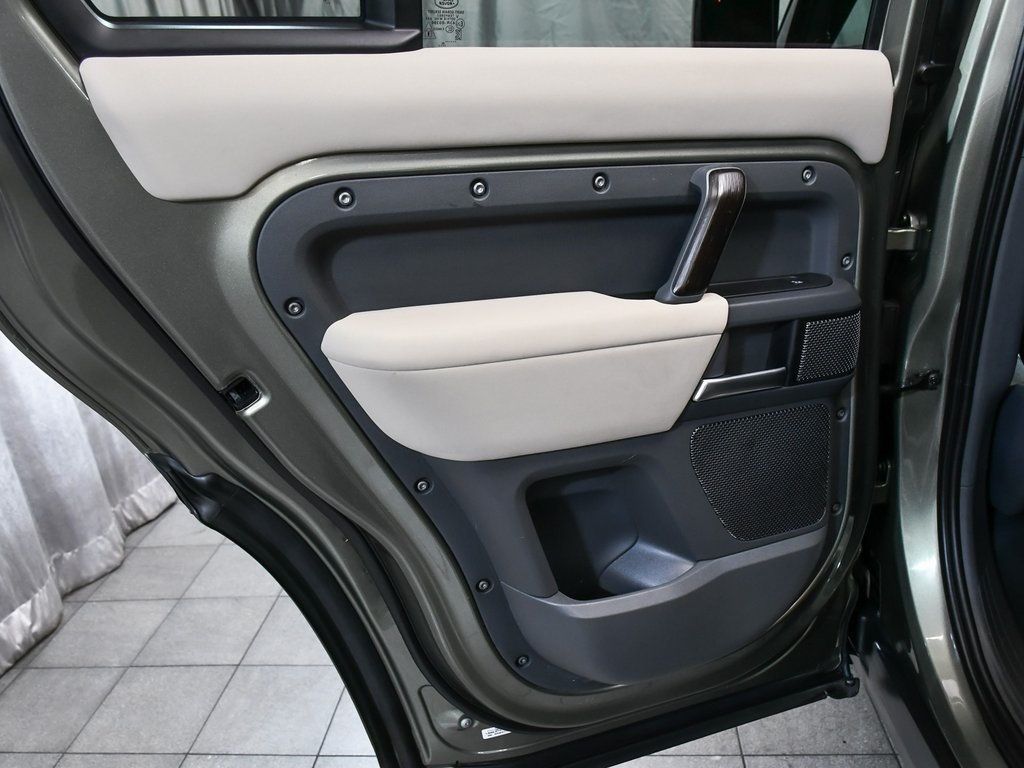 2023 Land Rover Defender 110 X-Dynamic SE photo 10