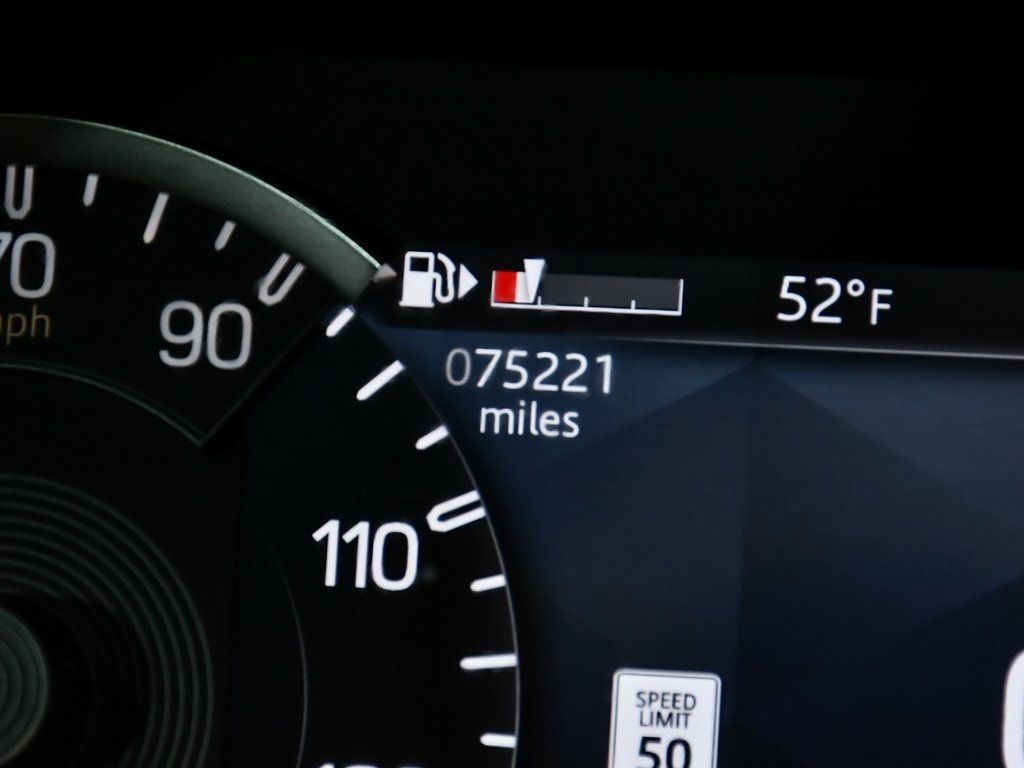 2023 Land Rover Defender 110 X-Dynamic SE photo 16