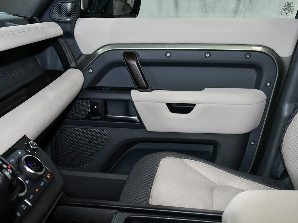 2023 Land Rover Defender 110 X-Dynamic SE photo 34