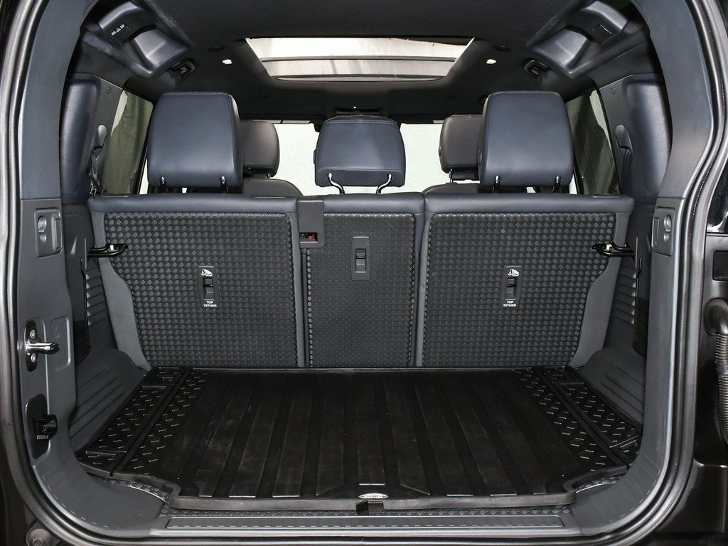 2023 Land Rover Defender 110 X-Dynamic SE photo 50