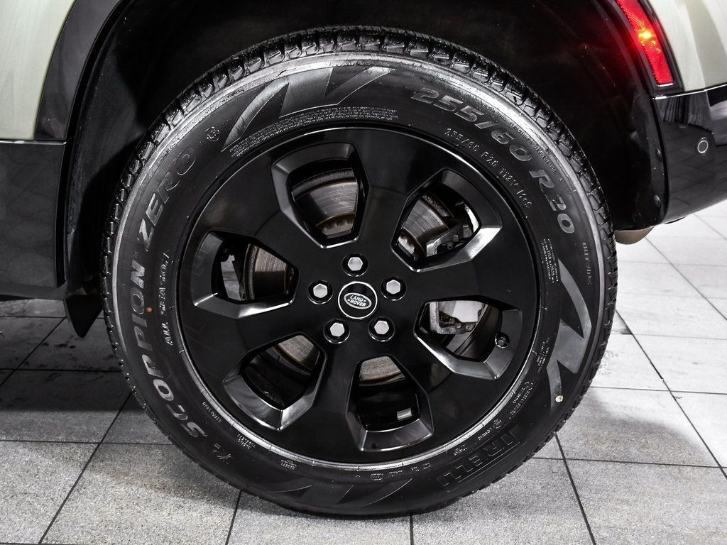 2023 Land Rover Defender 110 X-Dynamic SE photo 8