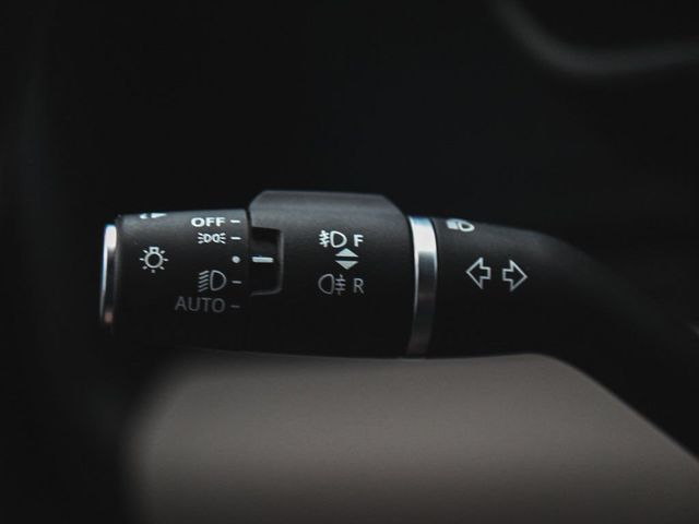 2023 Land Rover Defender 110 X-Dynamic SE - 23007332 - 22