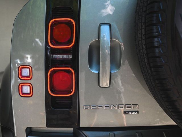 2023 Land Rover Defender 110 X-Dynamic SE - 23007332 - 38