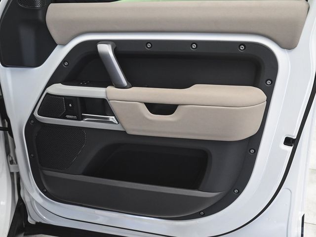 2023 Land Rover Defender 110 X-Dynamic SE - 22938227 - 10