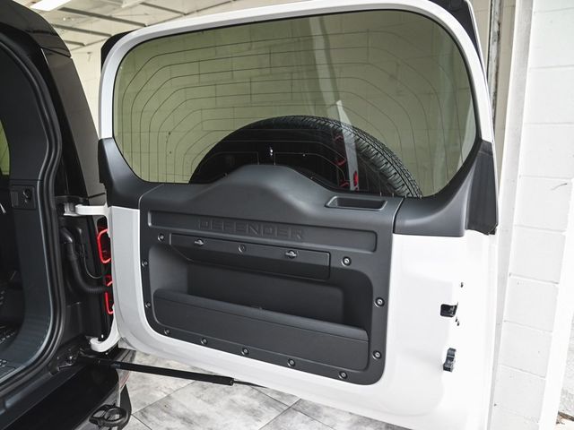 2023 Land Rover Defender 110 X-Dynamic SE - 22938227 - 35