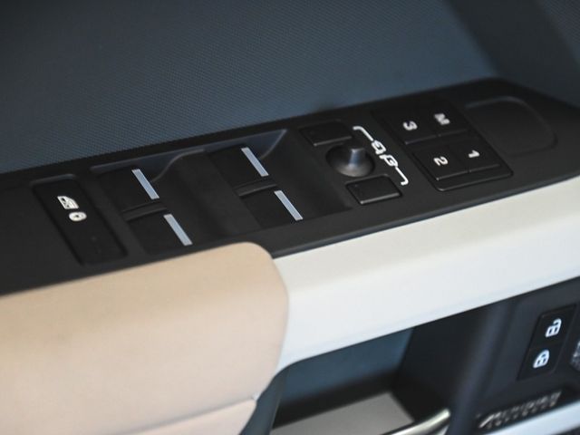 2023 Land Rover Defender 110 X-Dynamic SE - 22938227 - 8