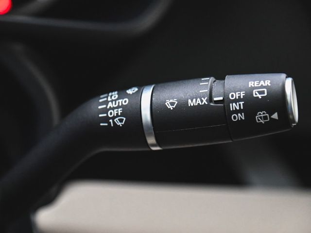 2023 Land Rover Defender 130 SE - 23002423 - 30