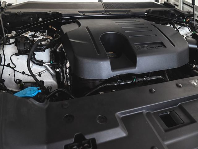 2023 Land Rover Defender 130 SE - 23002423 - 40