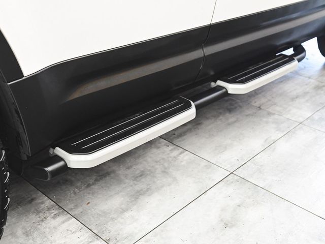 2023 Land Rover Defender 130 SE - 23002423 - 45