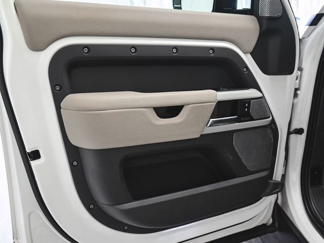 2023 Land Rover Defender 130 SE - 23002423 - 7