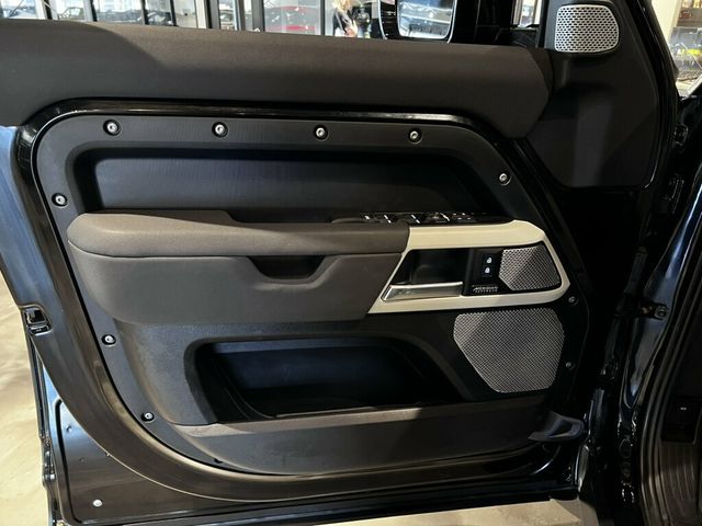 2023 Land Rover Defender 130 SE130AWD/22"GlossBlackWheels/BlackExteriorPkg/8-Passenger - 23075481 - 9