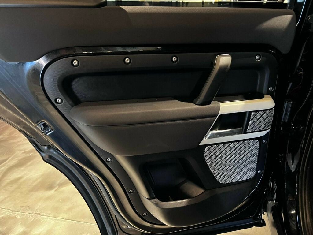 2023 Land Rover Defender 130 SE130AWD/22"GlossBlackWheels/BlackExteriorPkg/8-Passenger - 23075481 - 14