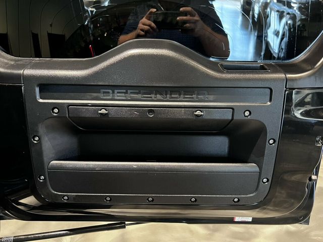 2023 Land Rover Defender 130 SE130AWD/22"GlossBlackWheels/BlackExteriorPkg/8-Passenger - 23075481 - 18