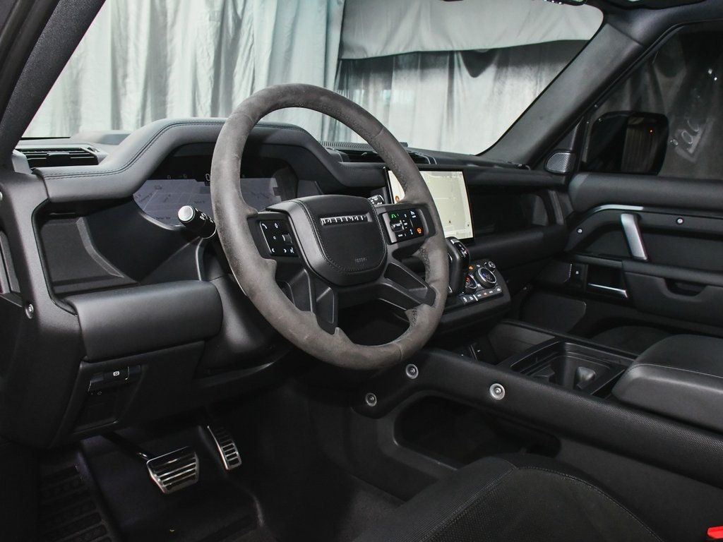 2023 Land Rover Defender 90 Carpathian Edition photo 10