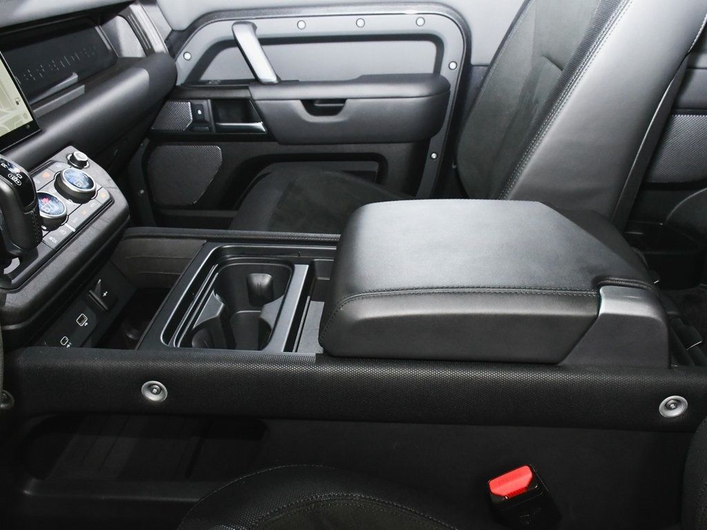 2023 Land Rover Defender 90 Carpathian Edition photo 30