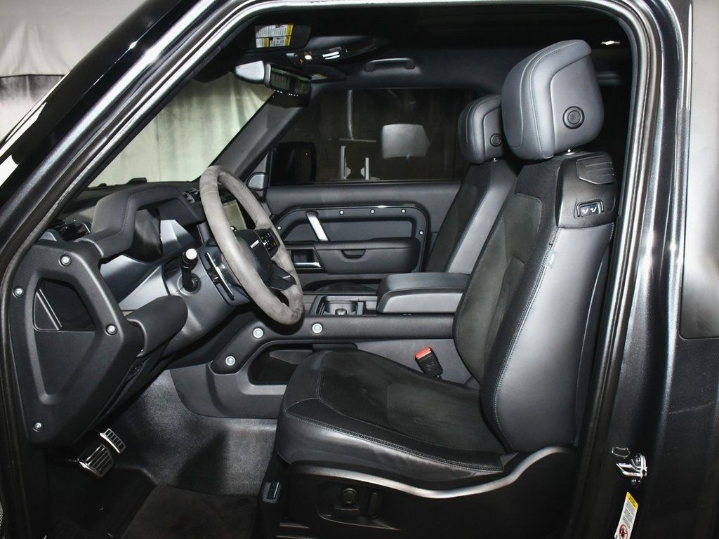 2023 Land Rover Defender 90 Carpathian Edition photo 32