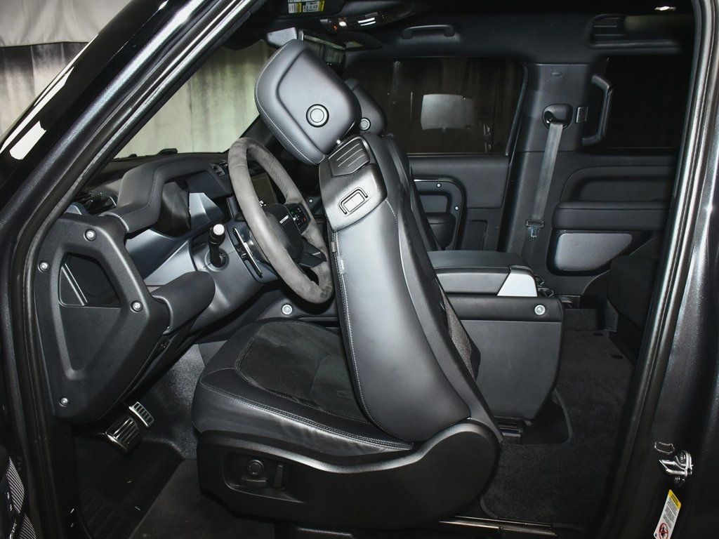2023 Land Rover Defender 90 Carpathian Edition photo 34